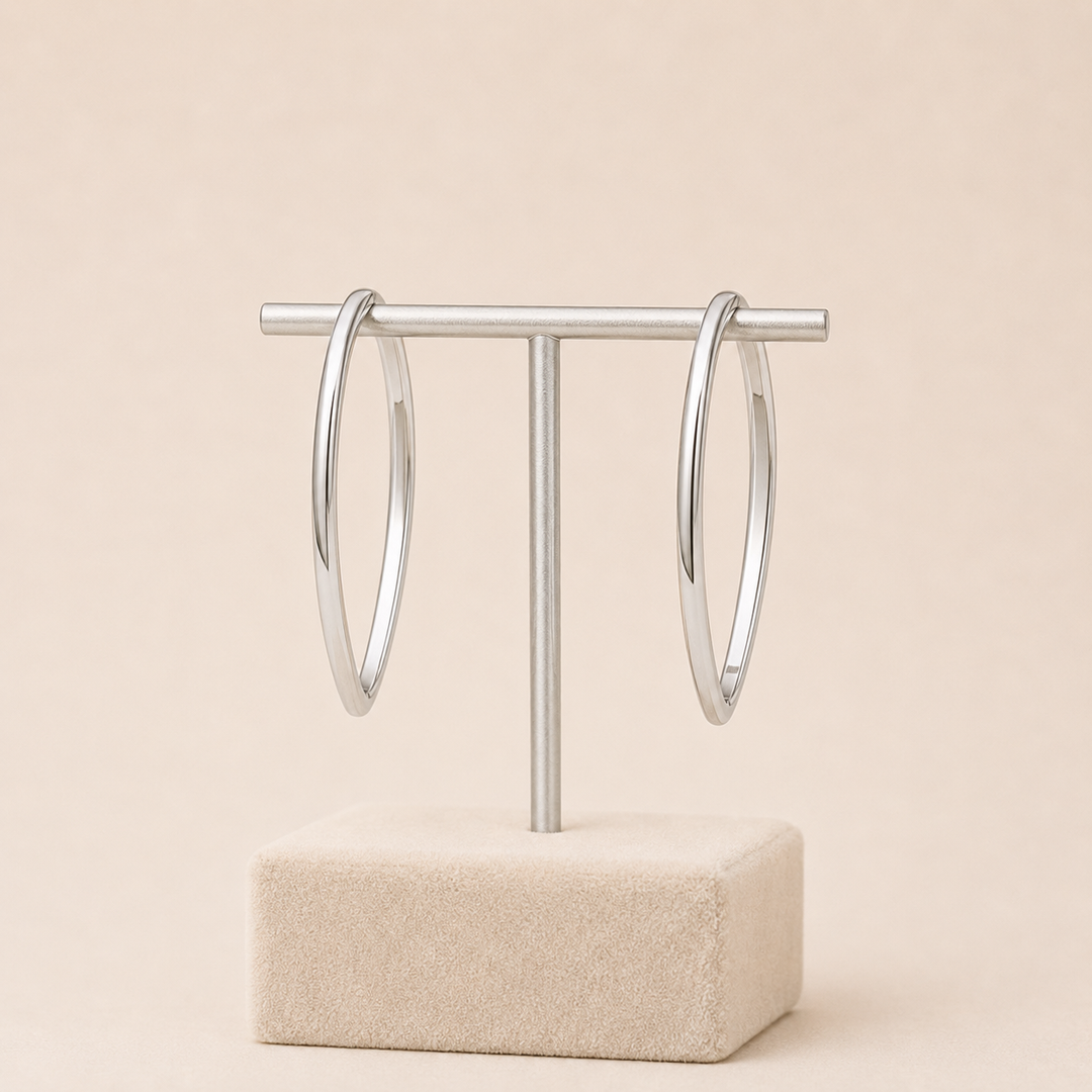Store, glatte, minimalistiske hængeøreringe