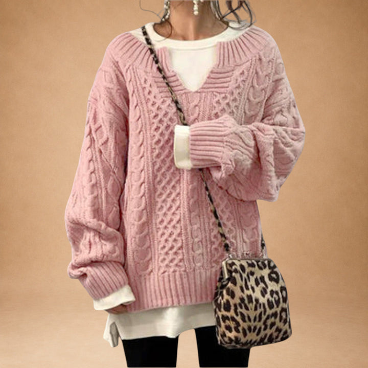 Lili – Oversized striksweater med flettemønster