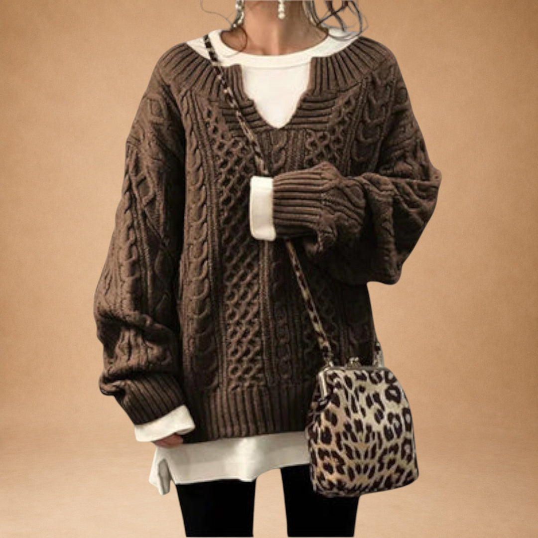 Lili – Oversized striksweater med flettemønster