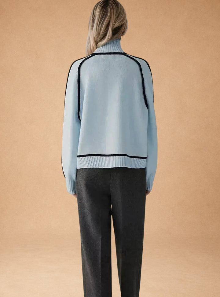 Vasiliki – Elegant ensfarvet sweater med høj krave