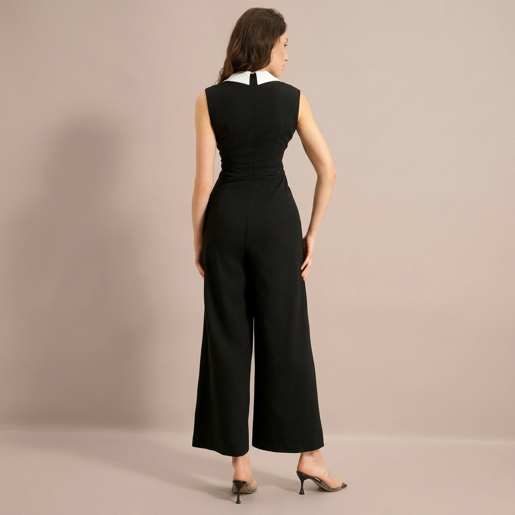 Elisa – Elegant jumpsuit med klassisk snit og kontrastdetaljer
